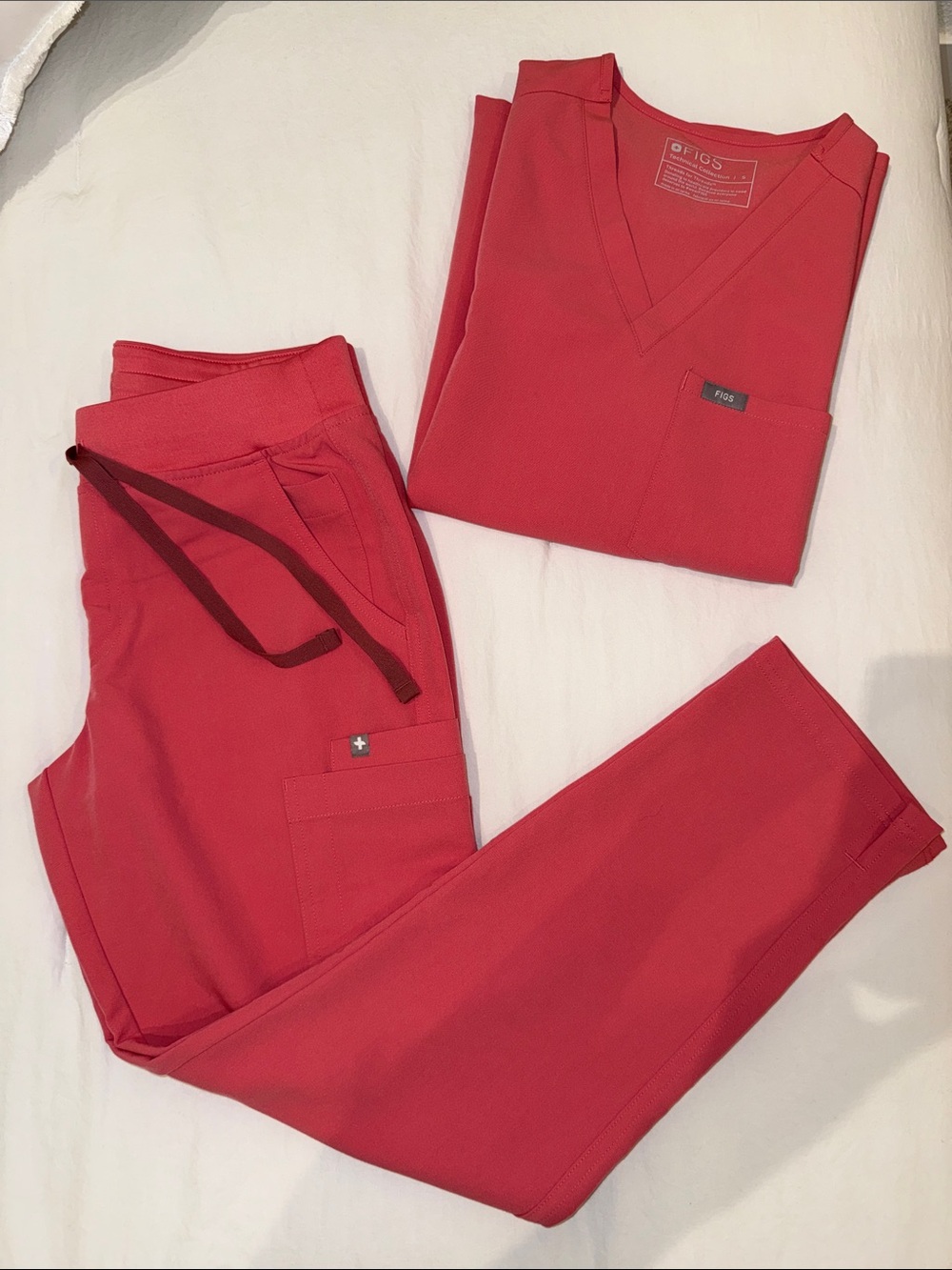 Figs Desert Rose Scrub Set (size S top, size S petite bottoms)